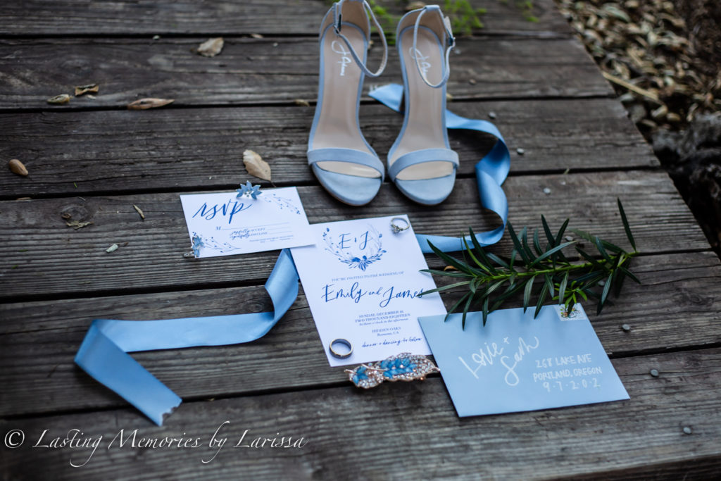 bride shoes, wedding invitation 