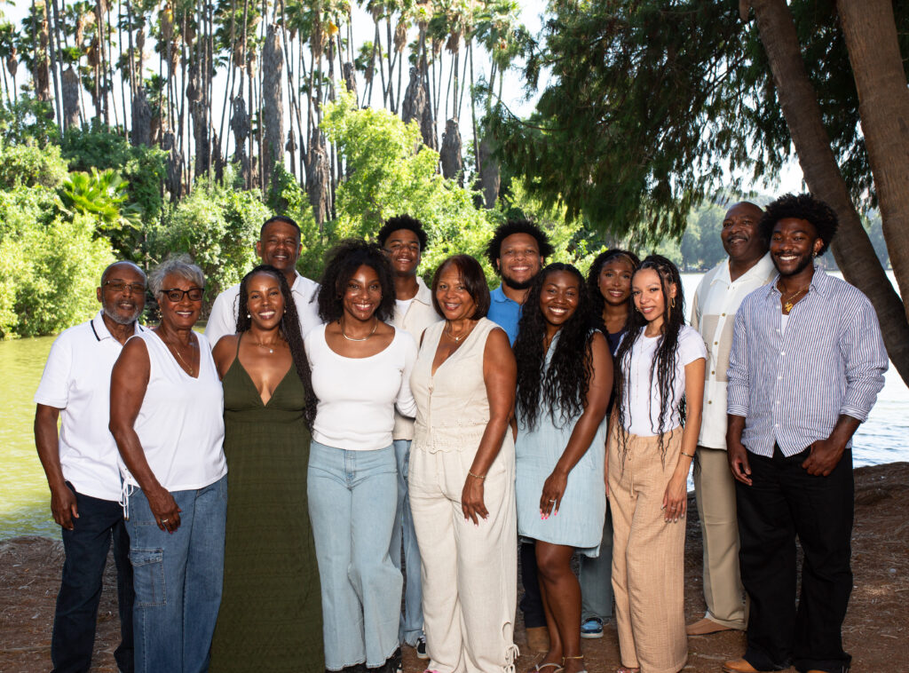 What to Expect from Your Extended Family Photographer at Fairmount Park, riverside photographer