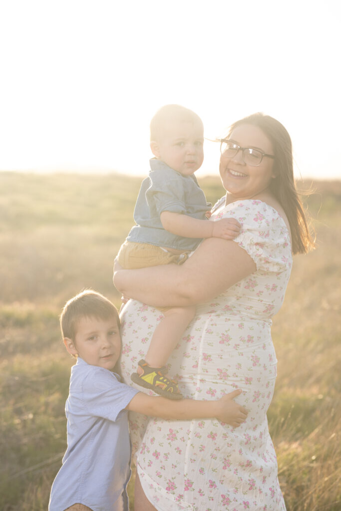 #FamilyPhotos #FamilyPhotographer #HemetCA #MomLife #FamilyPortraits #StressFreeSessions #SoCalFamilies #kidfriendly #riversidephotographer 